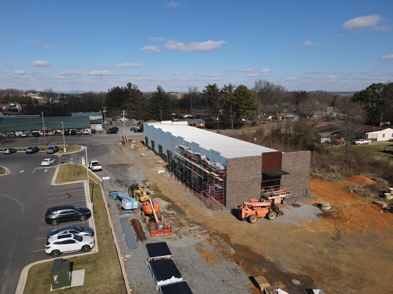 More Photos Of 110 Whitewood Blvd, Johnson City General Retail For Lease