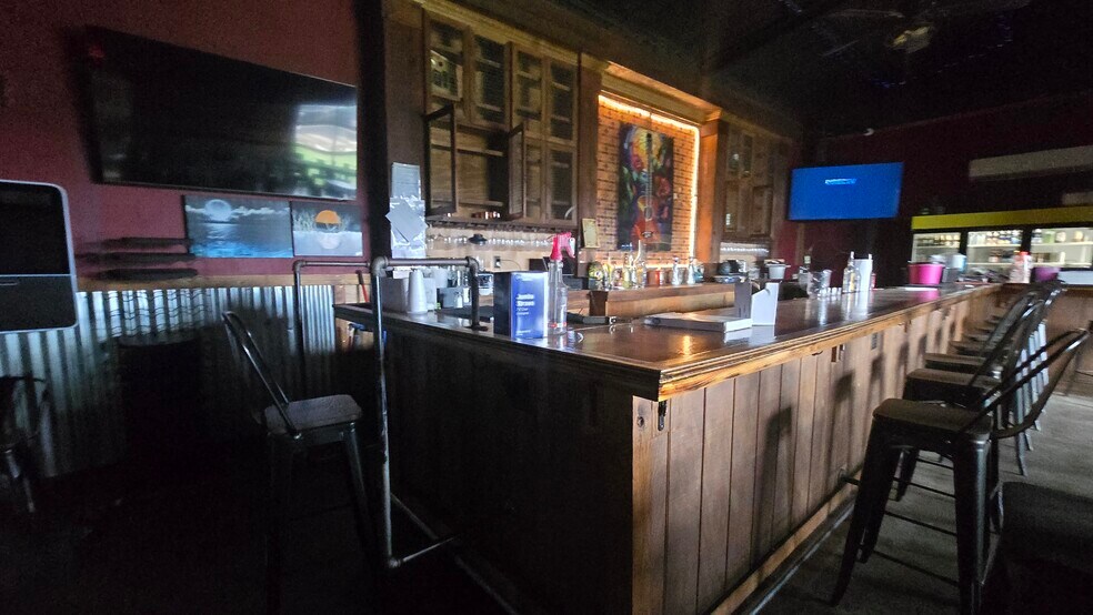 More Photos Of 4021 Acton Hwy, Granbury General Retail For Lease