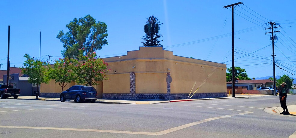 More Photos Of 300 E Main St, San Jacinto Lodge Meeting Hall For Sale