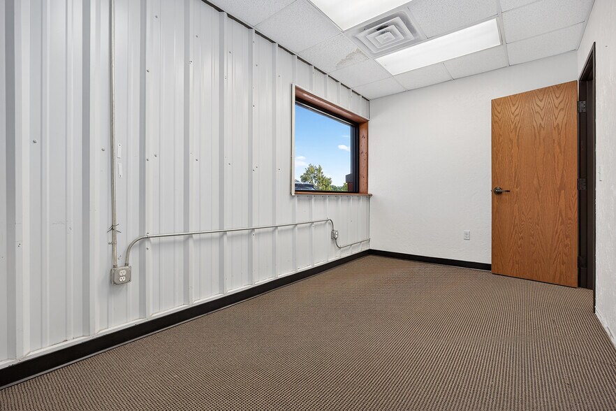 More Photos Of 1940 Harper St, Choctaw Medical For Lease