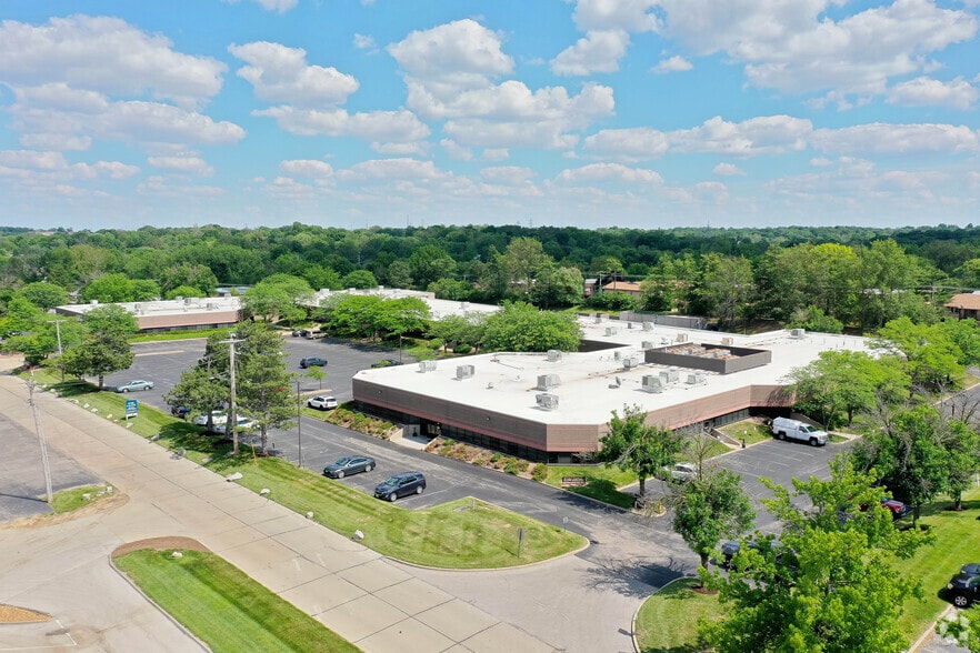 More Photos Of 11800-11846 Borman Dr, Saint Louis Flex For Lease