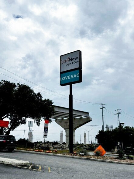 More Photos Of 14775 IH-35 N, Selma Bank For Lease