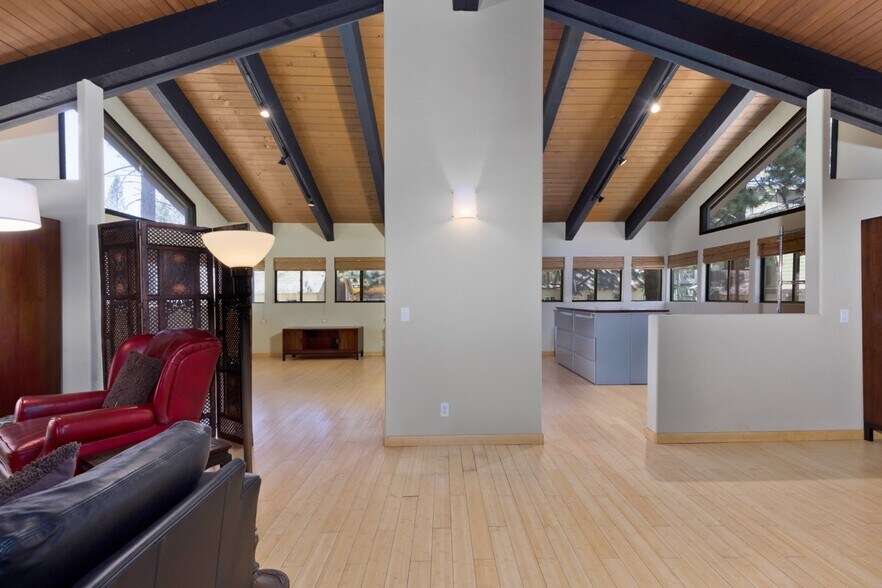 More Photos Of 38 Laurel Mountain Rd, Mammoth Lakes Storefront Retail Office For Sale