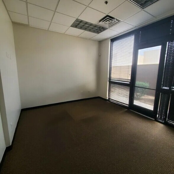More Photos Of 16841 N 31st Ave, Phoenix Office For Sale