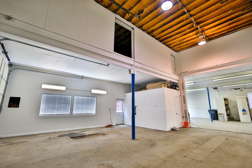 More Photos Of 205 S Old Route 66, Hamel Service For Lease