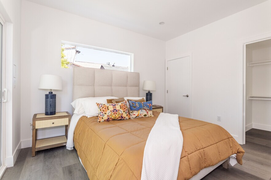 More Photos Of 1032-1038 N Oxford Ave, Los Angeles Apartments For Sale