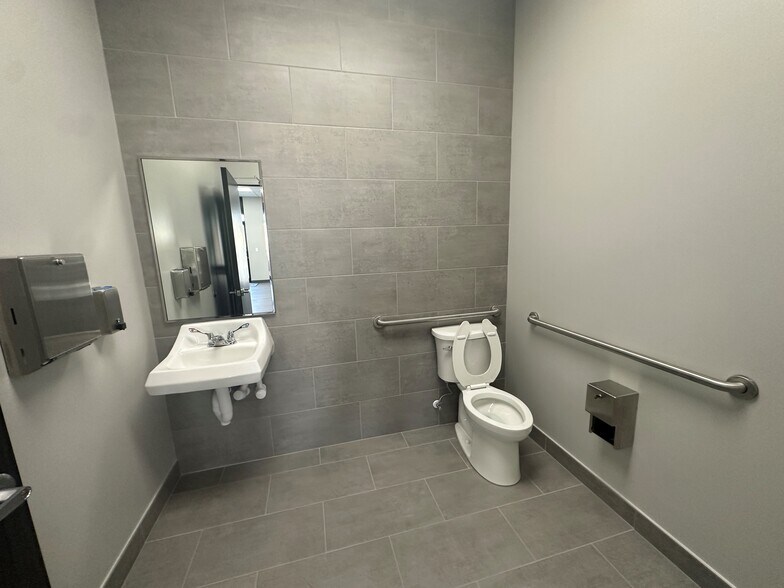 More Photos Of 610 Lanark Dr, San Antonio Unknown For Lease