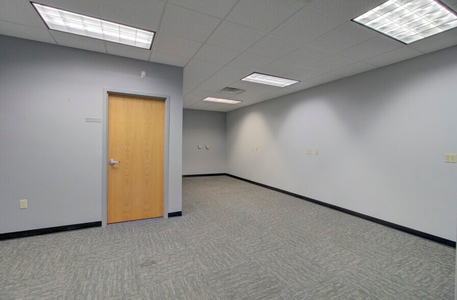 More Photos Of 366 N Portland Way, Galion Medical For Lease