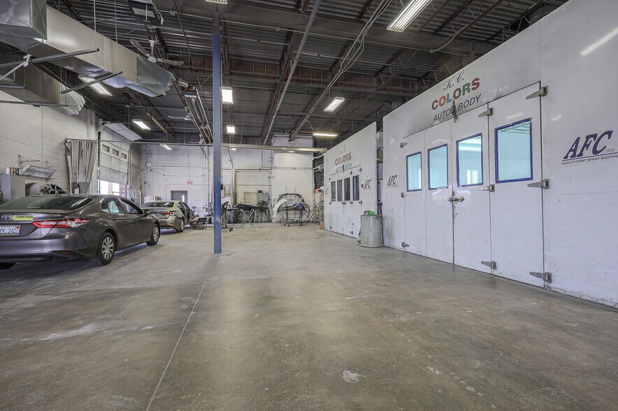 More Photos Of 2005-2007 W 103rd Ter, Leawood Service For Sale