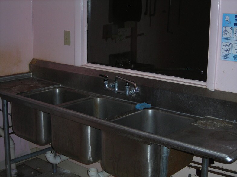 More Photos Of 4316 Markham St, Annandale Freestanding For Lease