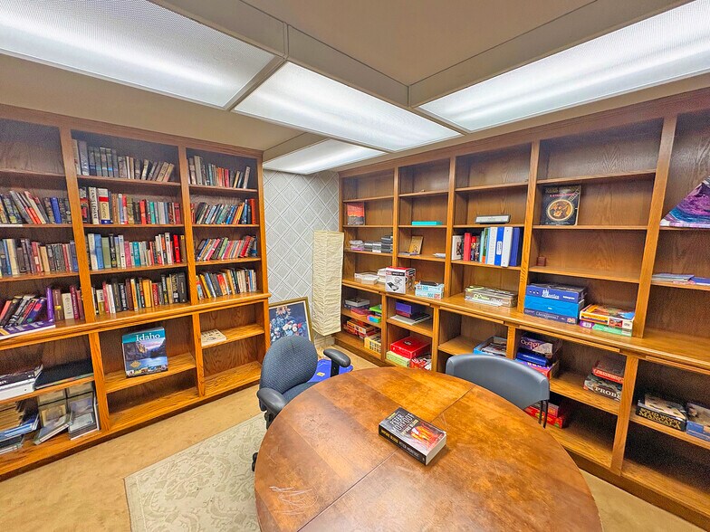 More Photos Of 7091 W Emerald St, Boise Office For Sale