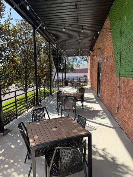 More Photos Of 2132 W Main St, Tampa Office For Sale