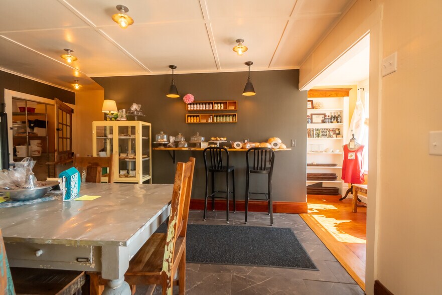 More Photos Of 127 N Main St, Amherst Storefront Retail Residential For Sale