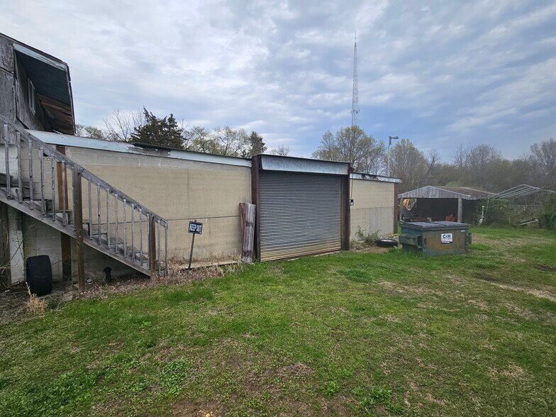 More Photos Of 1737 S Burlington Rd, Bridgeton Flex For Sale