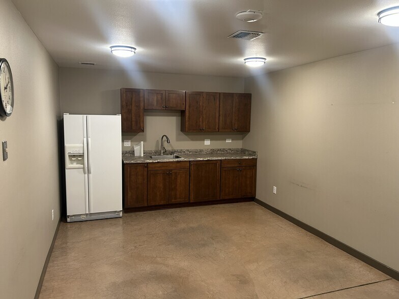 More Photos Of 1157 N Napa St, Spokane Office For Lease