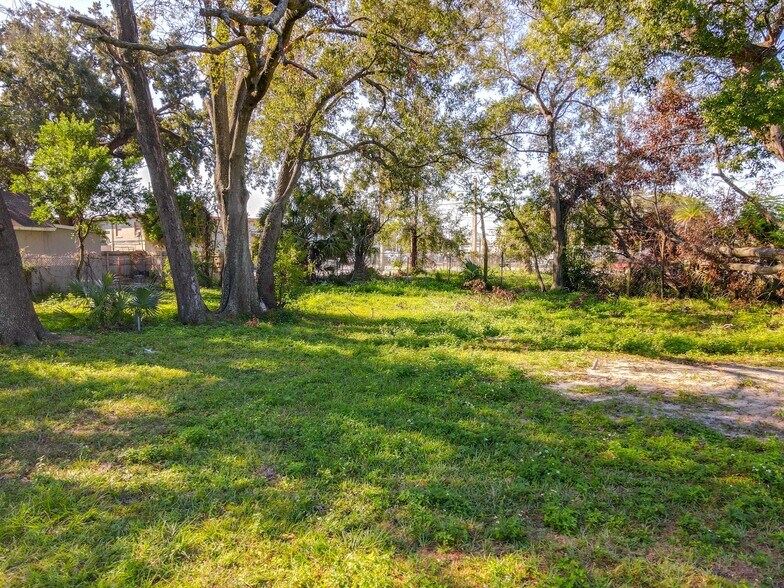 More Photos Of 707 S Orange Blossom Trl, Orlando Storefront For Sale