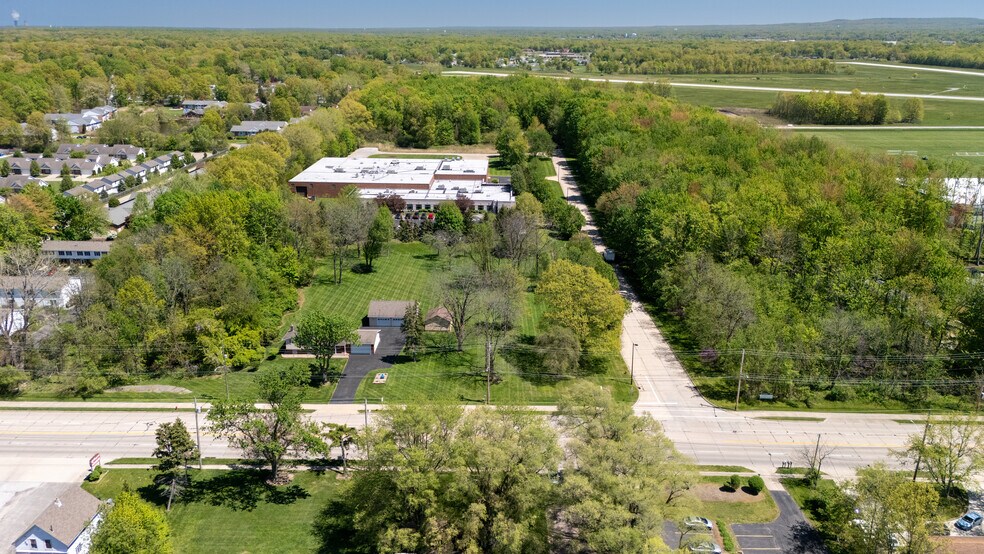 More Photos Of 38601 Kennedy Pky, Willoughby Flex For Lease