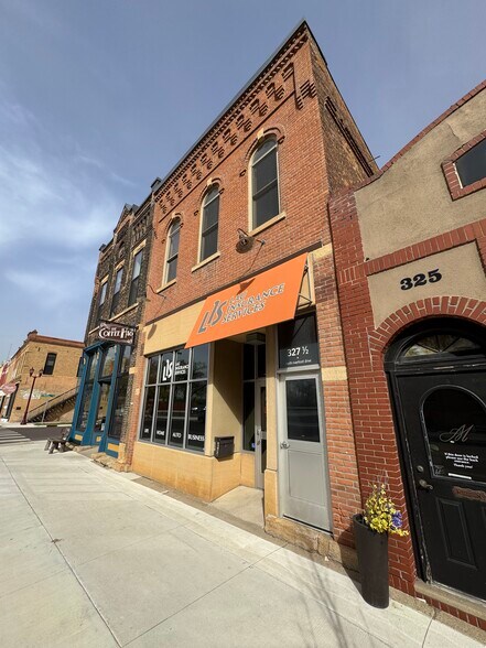 More Photos Of 327 N Riverfront Dr, Mankato Storefront Retail Residential For Lease