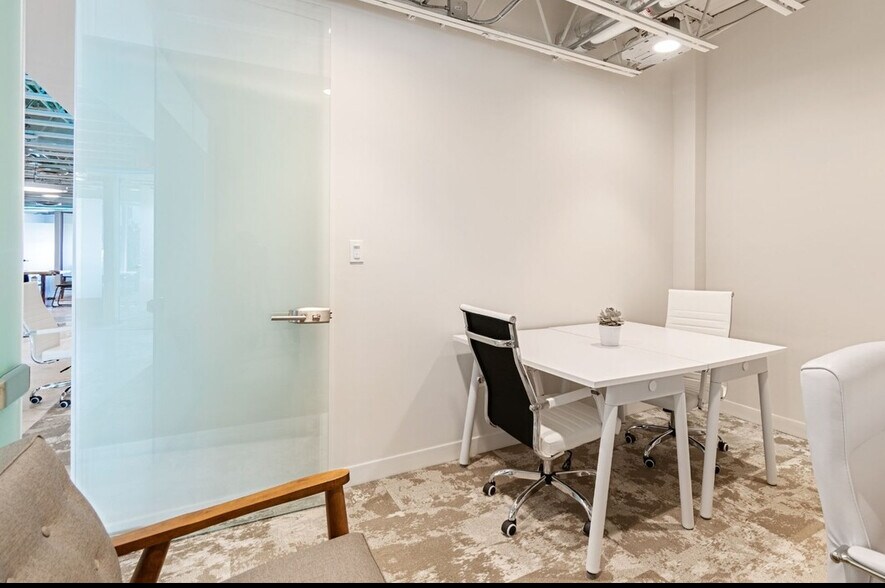 More Photos Of 820 W 41st St, Miami Beach Coworking Space