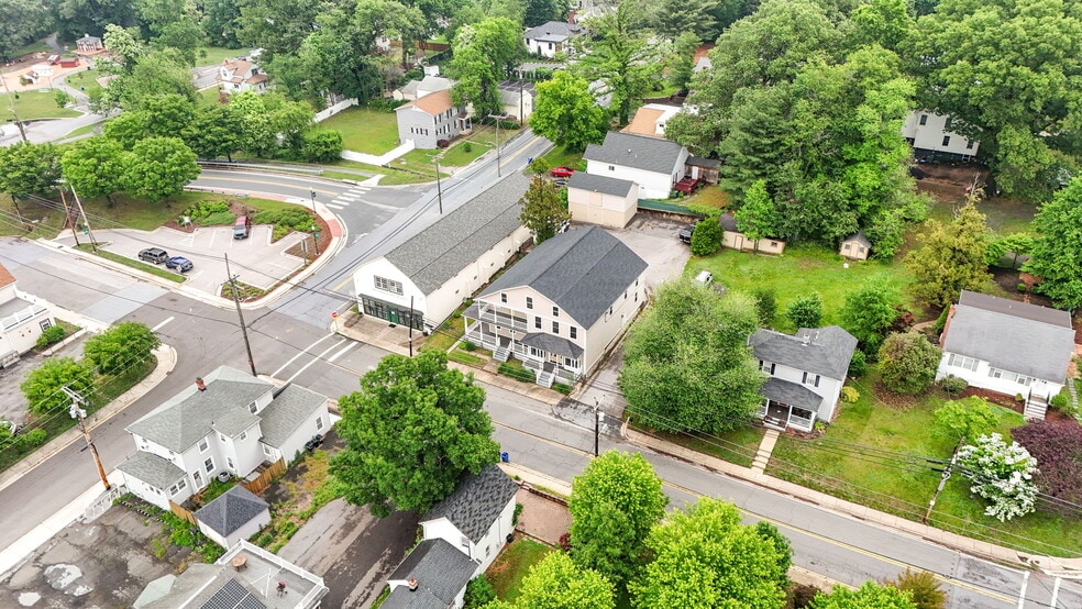 More Photos Of 8519 Chestnut Ave, Bowie Storefront For Sale