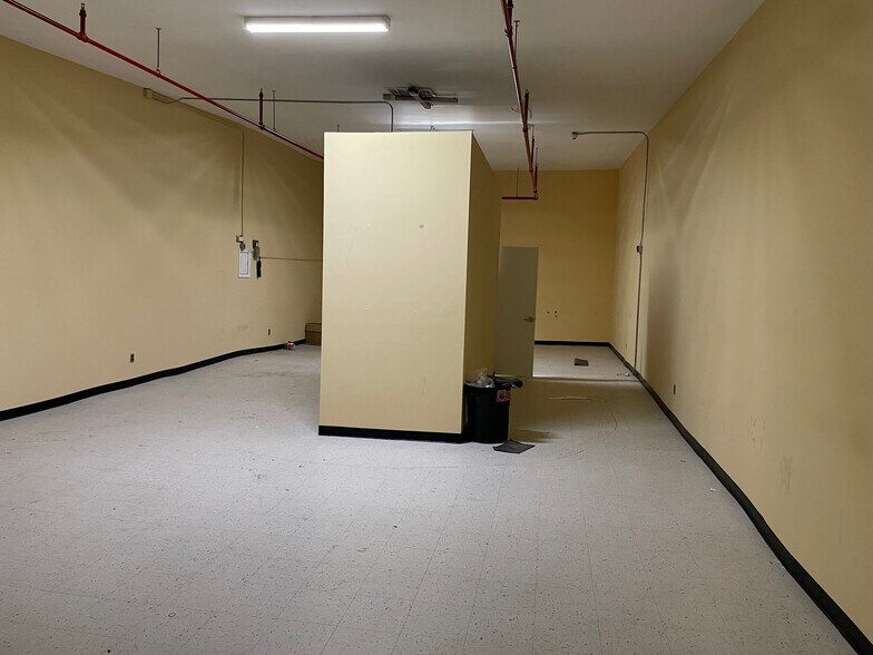 More Photos Of 30-75 Steinway St, Astoria Bank For Sale