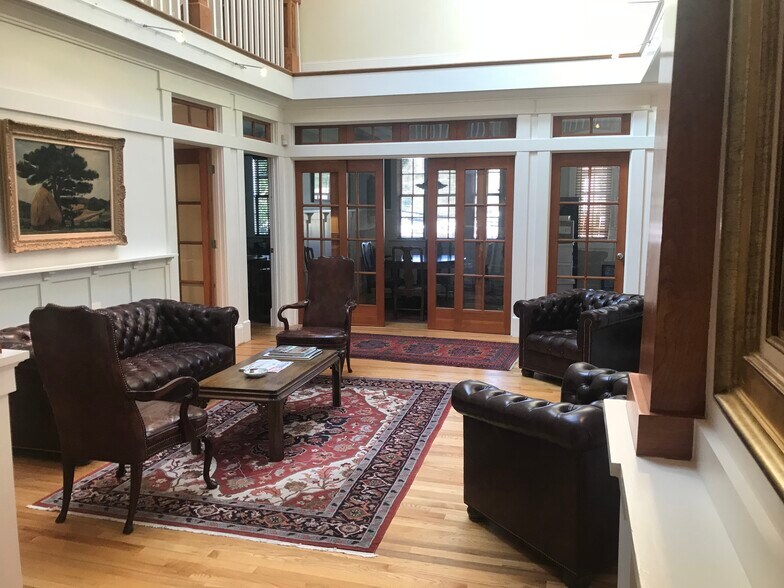 More Photos Of 1629 Monroe Dr, Atlanta Office For Lease