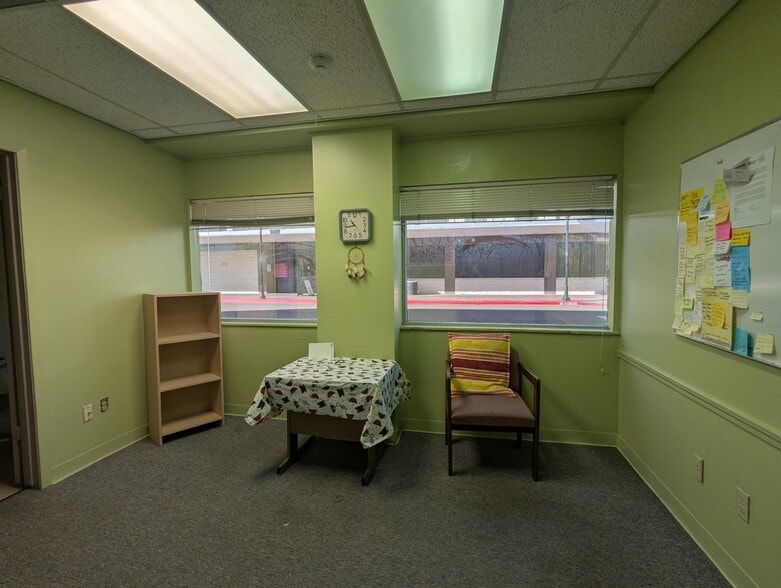 More Photos Of 715 Orleans St, Beaumont Office For Sale