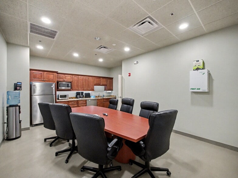 More Photos Of 6861 Garden Rd, Riviera Beach Warehouse For Sale