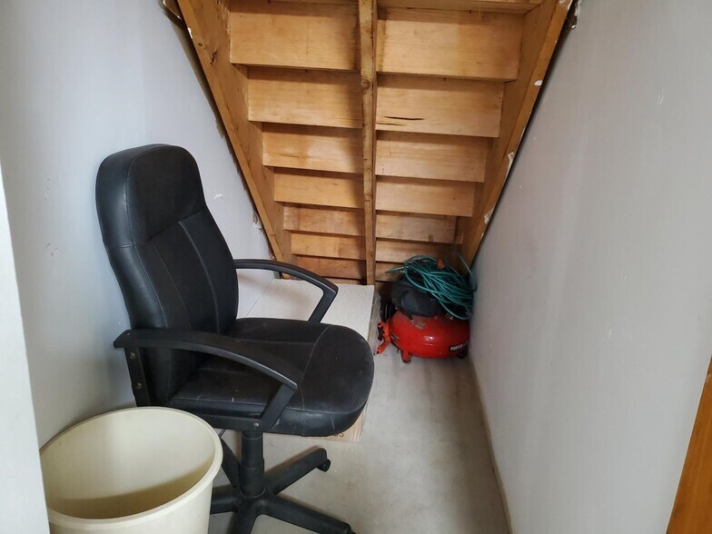 More Photos Of 8 Nells Way, Orleans Office For Lease
