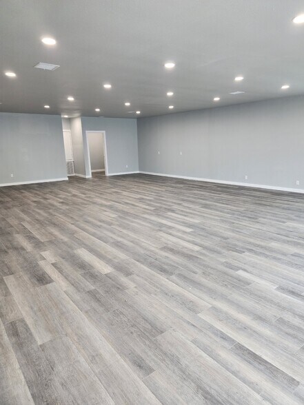 More Photos Of 311 W 3rd St, Grove Storefront Retail Office For Sale