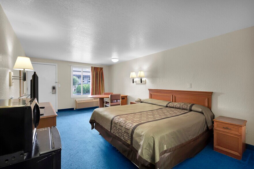 More Photos Of 8285 Dix Ellis Trl, Jacksonville Hotel For Sale