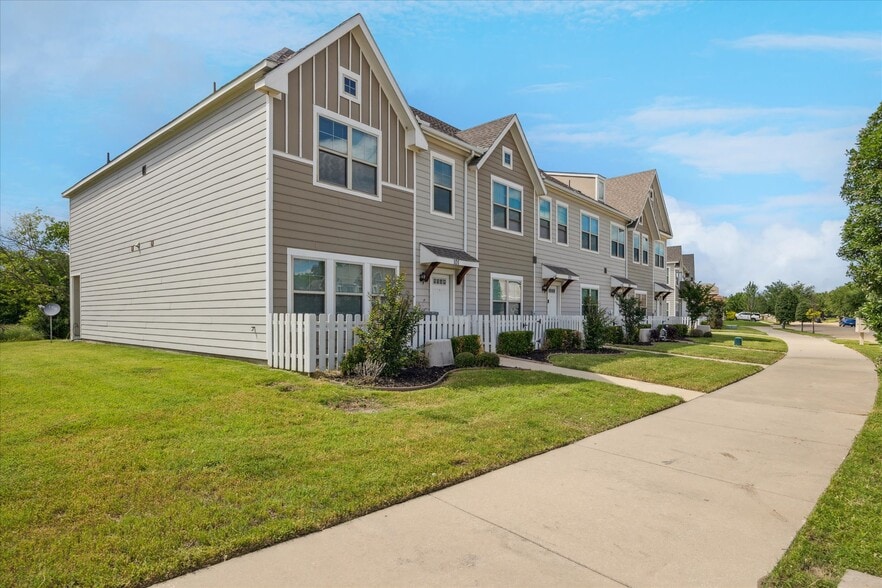 More Photos Of 101 Springtree St, Denton Apartments For Sale