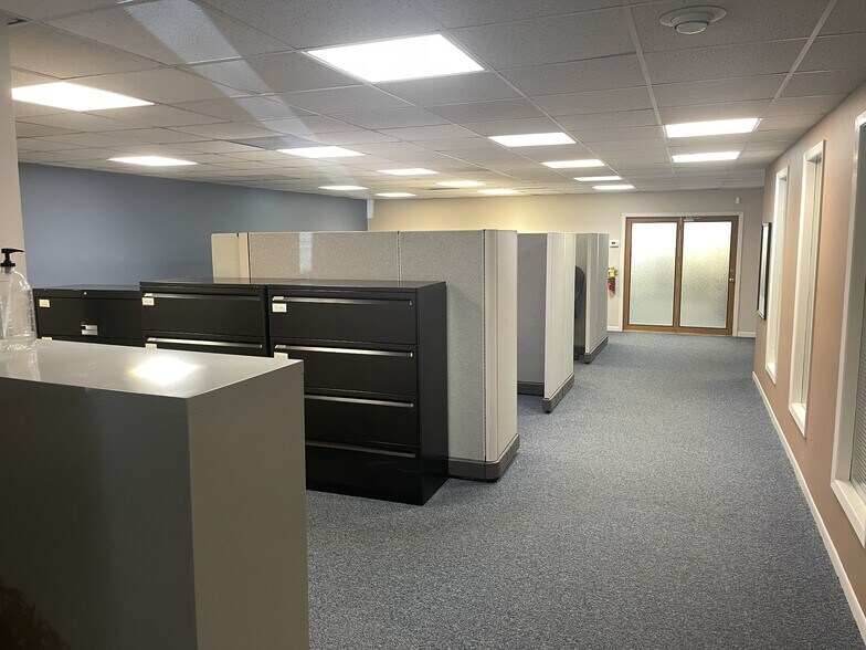 More Photos Of 707-717 N Iowa Ave, Villa Park Office For Sale