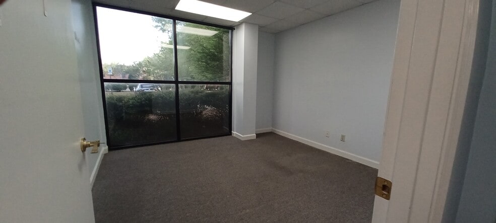 More Photos Of 210 Exchange Pl NW, Huntsville Office For Lease