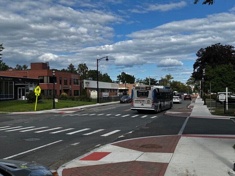 More Photos Of 593 Farmington Ave, Hartford Office For Lease