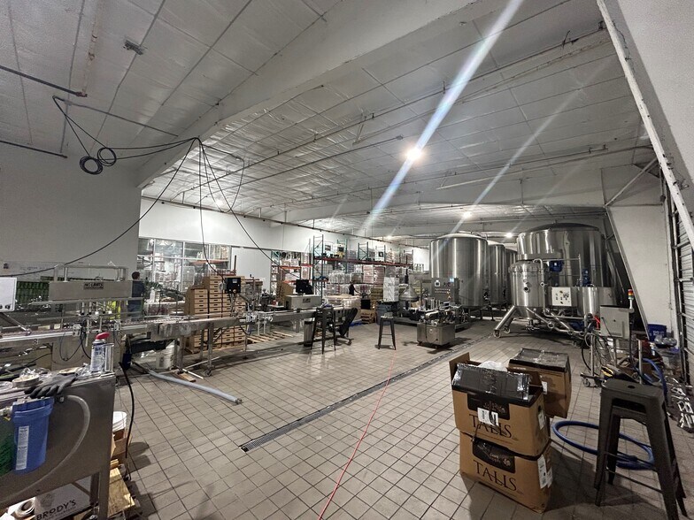 More Photos Of 2650 Jewett Ln, Sanford Manufacturing For Lease