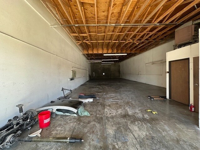 More Photos Of 17250 Lemon St, Hesperia Warehouse For Lease