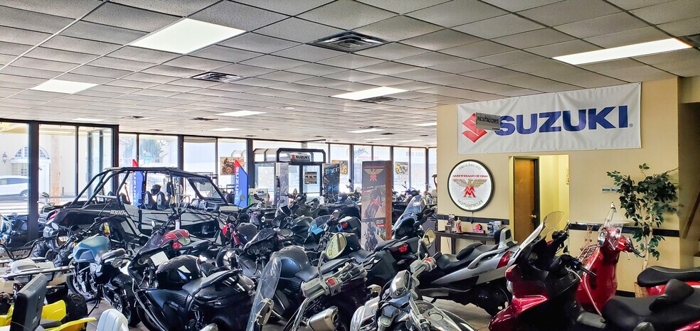 More Photos Of 2007-2015 E 11th St, Tulsa Auto Dealership For Sale