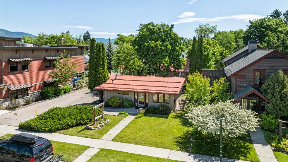 More Photos Of 327 Spokane Ave, Whitefish Flex For Sale