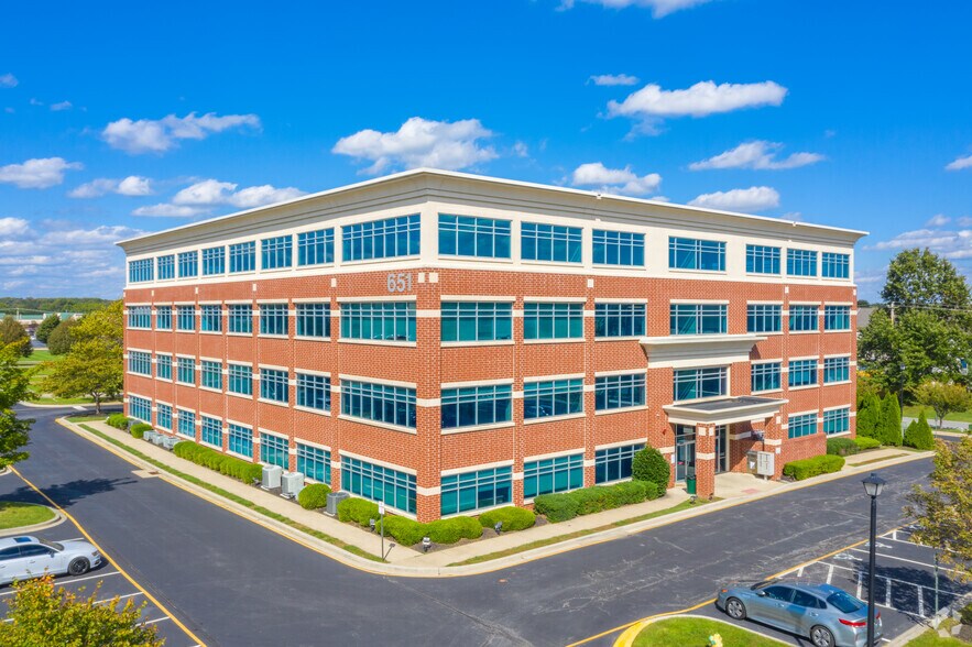 More Photos Of 651 N Broad St, Middletown Office For Lease