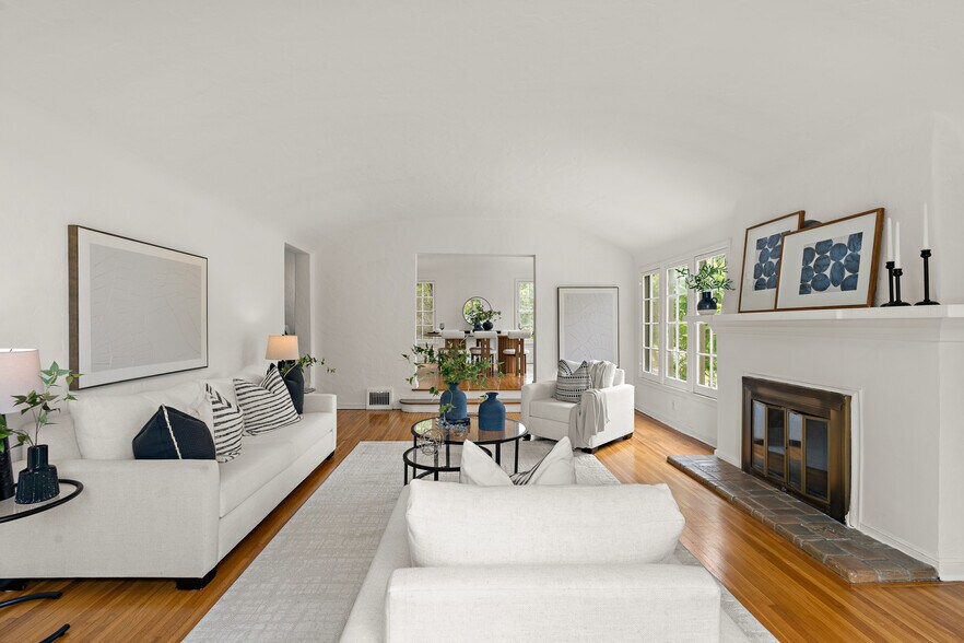 More Photos Of 1040 S Longwood Ave, Los Angeles Apartments For Sale