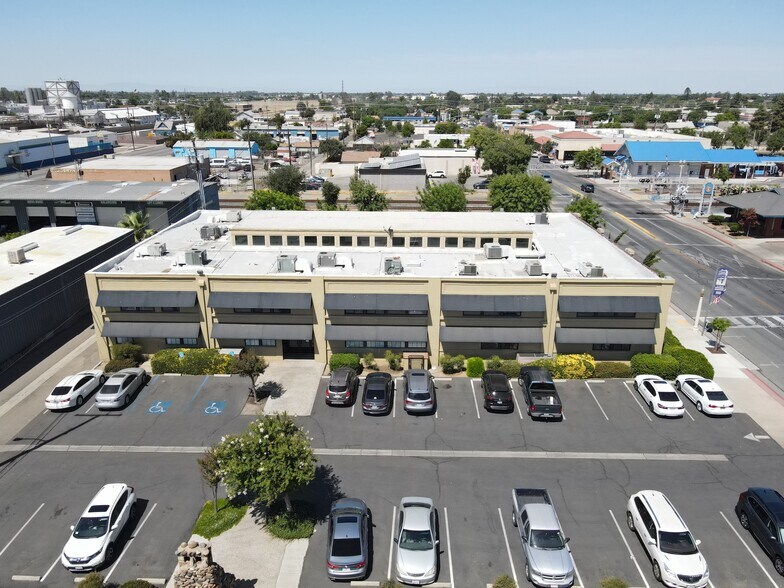 More Photos Of 425 W 7th St, Hanford Office For Sale