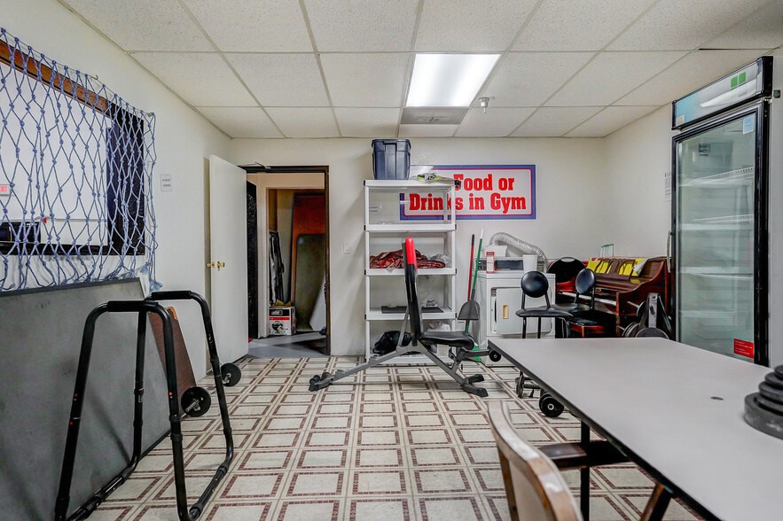 More Photos Of 950 S Central Ave, Compton Schools For Sale