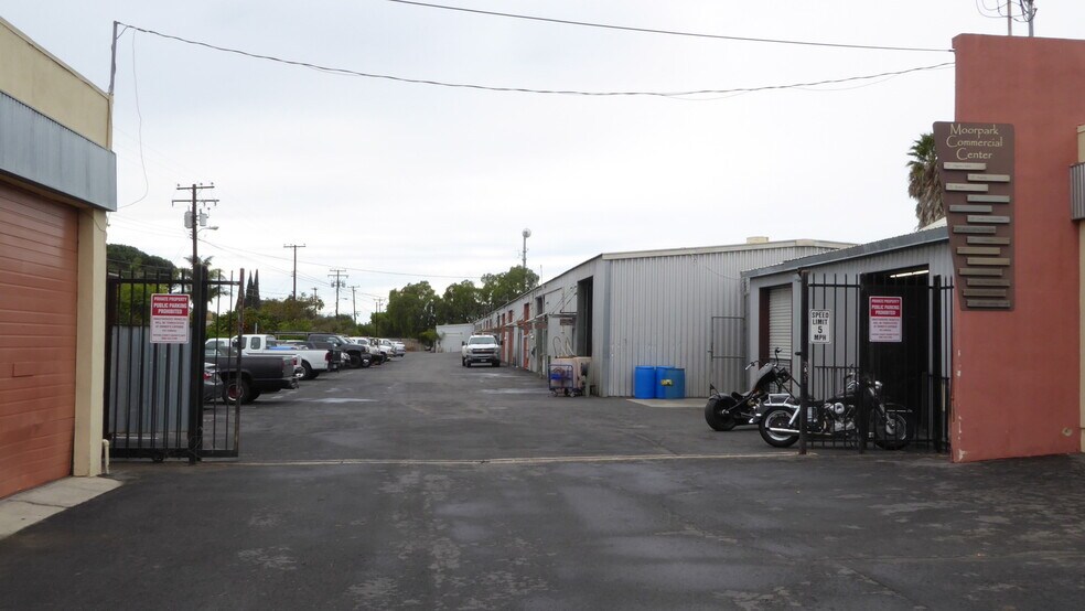 More Photos Of 555 Spring Rd, Moorpark Manufacturing For Lease