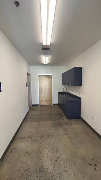 More Photos Of 34 Thomas, Irvine Research And Development For Lease
