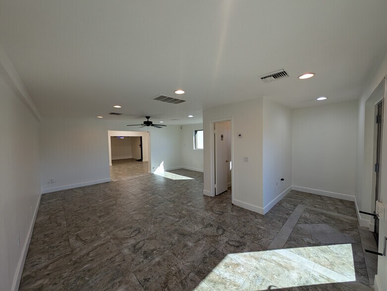 More Photos Of 1108 N Cave Creek Rd, Phoenix Storefront Retail Office For Sale