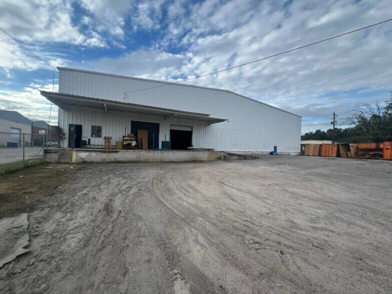 More Photos Of 2720 Commerce Dr, Columbia Warehouse For Lease
