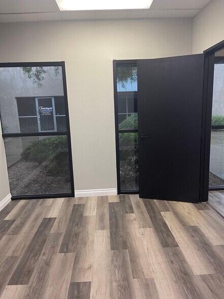 More Photos Of 215 E Warm Springs Rd, Las Vegas Office For Lease