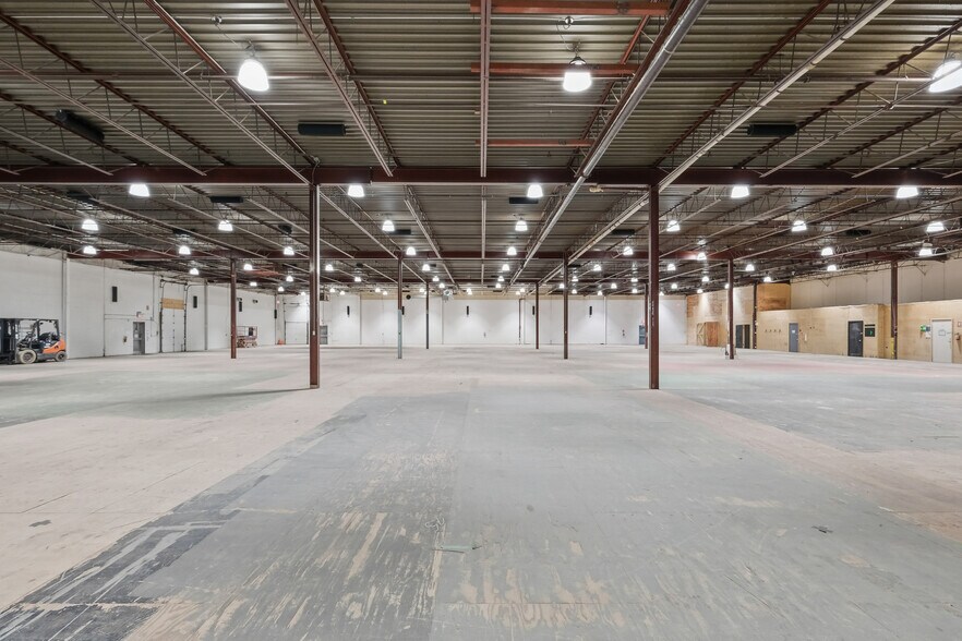 More Photos Of 40 Butterick Rd, Toronto Manufacturing For Sale