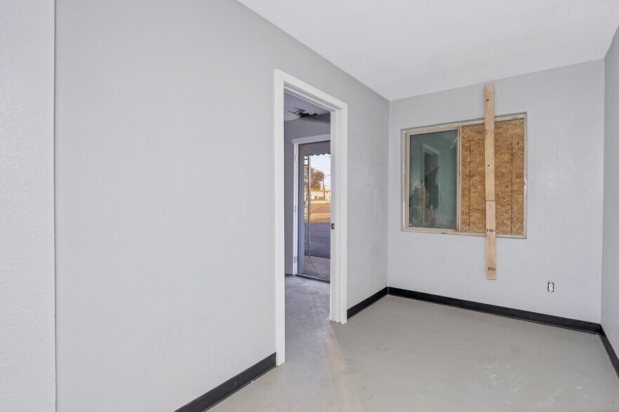 More Photos Of 1945 W Van Buren, Phoenix Hotel For Sale